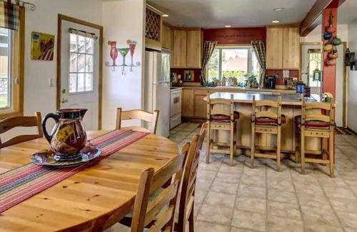 Sunland Estates Cottage | Cozy Cottage in Sunland near Gorge Amphitheatre