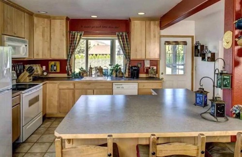 Sunland Estates Cottage | Cozy Cottage in Sunland near Gorge Amphitheatre