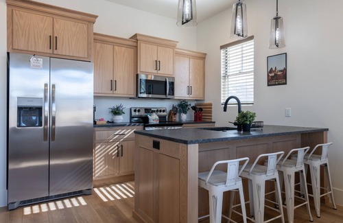 Richfield House | Cozy Cottage Inn sets in the heart of ATV trails and 3 National Parks.