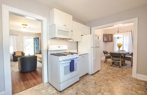 Winston - Salem Cottage | Cozy Cottage minutes to Downtown