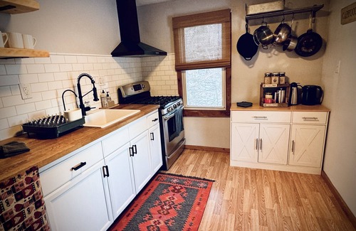 Kerhonkson Cottage | Cozy Cottage Near Hiking, Infrared Sauna & Fireplace | Dream House in the Gunks