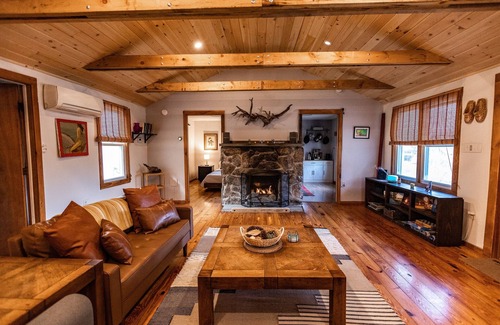 Kerhonkson Cottage | Cozy Cottage Near Hiking, Infrared Sauna & Fireplace | Dream House in the Gunks