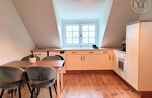 Linselles Cottage | Cozy Cottage Near Lille: WiFi, Kitchen, Terrace, Garden, Shopping & Cultural Sites Nearby
