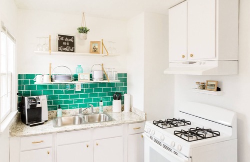 Huron House | Cozy Cottage Near The Lake & Cedar Point