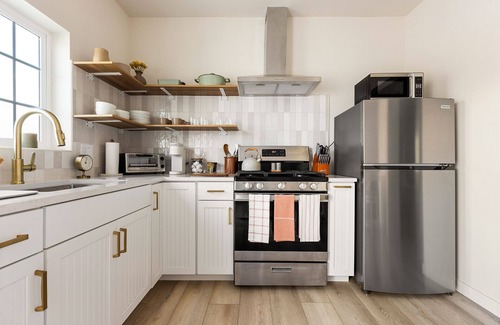 Sun Valley Cottage | Cozy Cottage Near Universal Studios with Private Patio