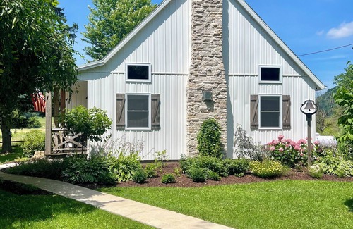 Westby Cottage | Cozy cottage off the banks of Timber Coulee Creek