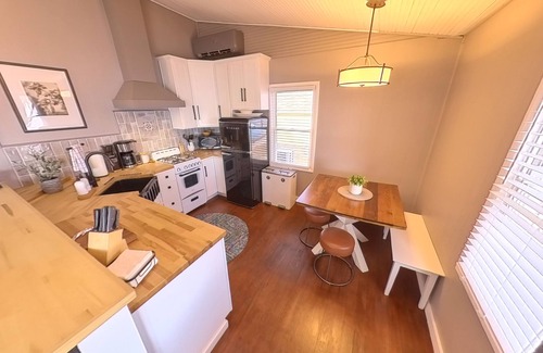 Mongo Cottage | Cozy cottage on peaceful lake