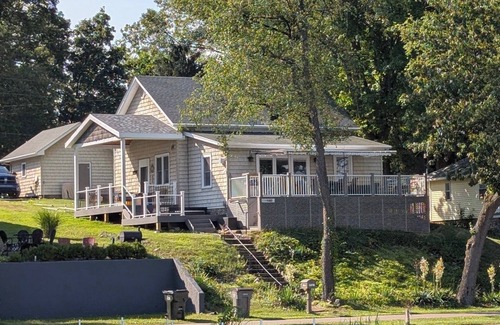 Mongo Cottage | Cozy cottage on peaceful lake
