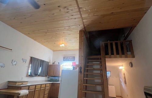Whitewater Cottage | Cozy cottage on Purdy Mesa