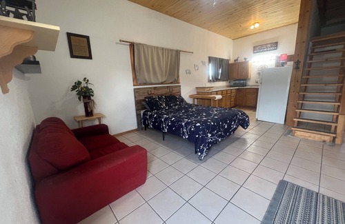 Whitewater Cottage | Cozy cottage on Purdy Mesa