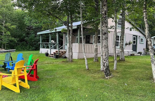 Hampton Cottage | Cozy cottage on Rumsey Lake, for your family vacation!