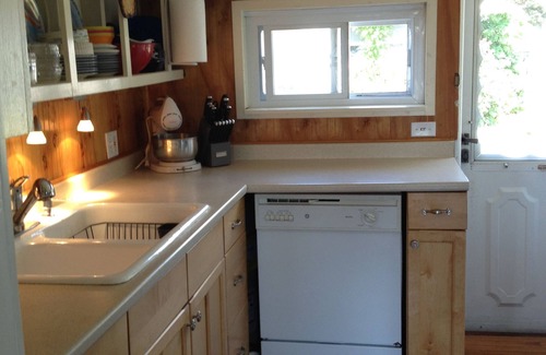 Fairhaven Cottage | Cozy cottage on West Island