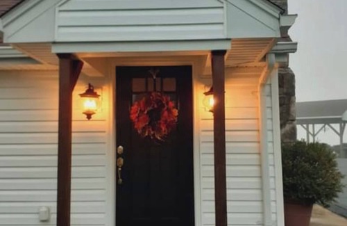 James Madison Cottage | Cozy cottage over seeing a beautiful farm view , A nice little getaway!