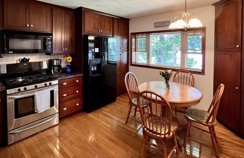 Himrod Cottage | Cozy Cottage Private Dock & 2 Walkable Restaurants