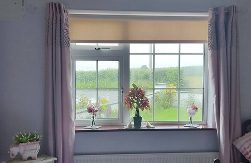 Listowel House | Cozy Cottage Retreat in Listowel pet Friend