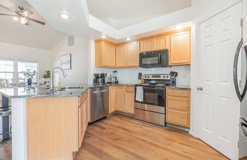 Mountain Home House | Cozy Cottage - Sleeps 8, Large Backyard