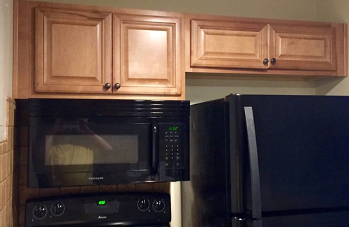 Highland Village Cottage | Cozy cottage up the hill from Lake Lewisville in Highland Village