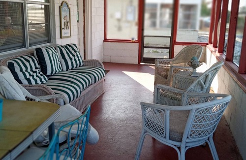 Kiska Beach House | Cozy Cottage on quiet end of Panama City Beach. Just steps from sand and surf!