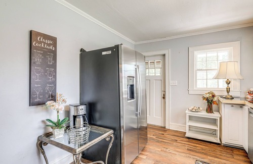 Beaufort Cottage | Cozy Cottage w/Deck, 9 Mi to Downtown Beaufort!