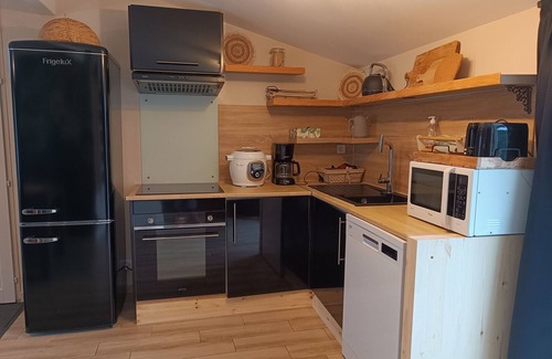 Sallertaine Cottage | "Cozy Cottage with Private Spa in Scenic Breton Marsh, Relaxing Massages Available"