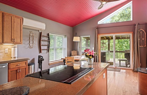 Lovingston Cottage | Cozy cottage with PRIVATE hot tub and year round pool.