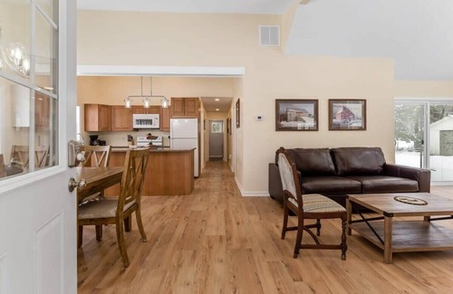 Kendall House | Cozy Cottage with Private Hot Tub and Lake Access