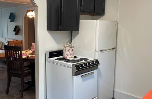 Hillman Cottage | Cozy cottage within walking distance to Avalon Lake!