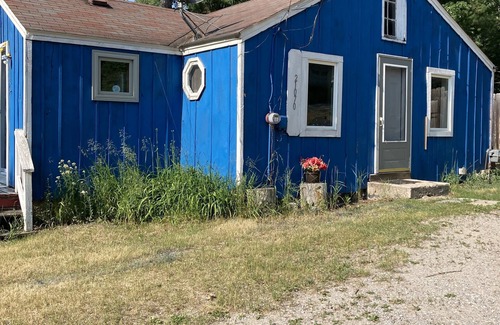 Hillman Cottage | Cozy cottage within walking distance to Avalon Lake!
