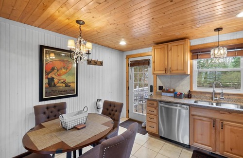 Saugatuck Villa | "Cozy Cottages" Red Cottage Hot tub/Town!