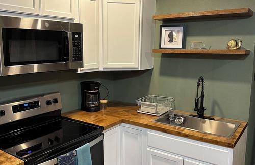 Sand Springs Cabin | Cozy country cabin with hot tub in Sand Springs on 7 acres w a pond