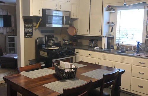 Batesville Cottage | COZY COUNTRY COTTAGE