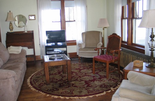 Mauston Other | Cozy Country Historic Home - Clean,Spacious,Scenic - near Devil's Lake ,WI Dells