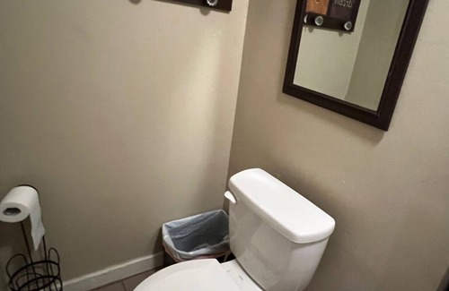 Jacksonville Hotel | Cozy Country side Hotel room for single traveler