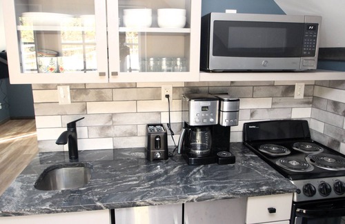 Rector House | Cozy Couple's Bungalow near Ligonier!