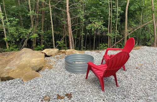 Primrose Cabin | Cozy Couples/Climbing Getaway in Heart of RRG!