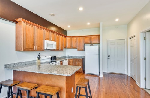 Sawyer Apartment | Cozy Couples’ Getaway < 2 Mi to Lake Michigan!