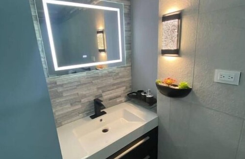 Scarborough Apartment | Cozy Couples Retreat