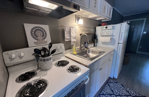 Fayetteville Apartment | Cozy Court Street #3 Steps from Everything!