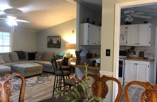 Newberry Shores House | Cozy cove lake cottage