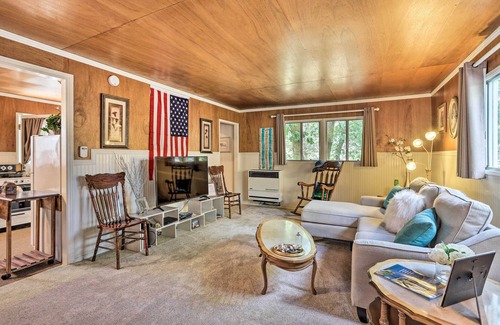 Crestline Cabin | Cozy Crestline Cabin, Close to Lakes, Parks!