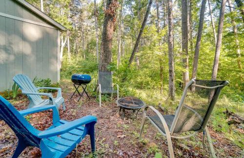 Demorest House | Cozy Demorest Cottage Fire Pit and Porch