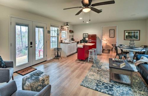 Demorest House | Cozy Demorest Cottage Fire Pit and Porch
