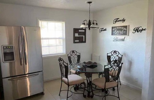 Port Arthur House | “Cozy Diamond on the Corner”