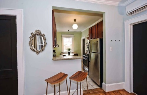Dilworth Condo | Cozy Dilworth 1BR King Condo | Porch | Walkable