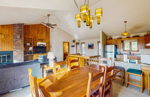 Fraser Condo | Cozy dog-friendly condo with fireplace, balcony and WiFi