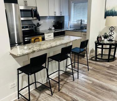 Fairlie-Poplar Historic District Apartment | Cozy Downtown Atlanta Condo