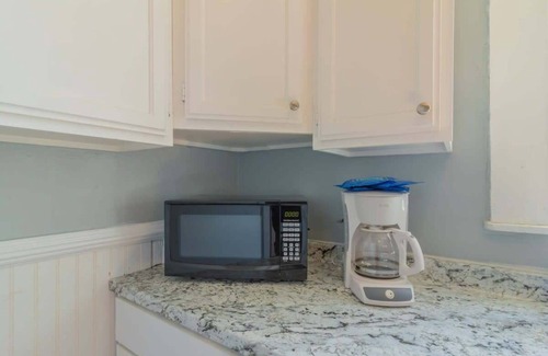 Columbus Apartment | Cozy Downtown Back Unit - The Sunny Southern Manse