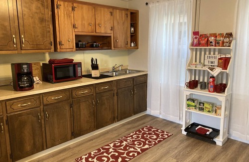Dover Apartment | 😊Cozy Downtown🍷FreeWine🍷10min to Portsmouth/UNH🚘