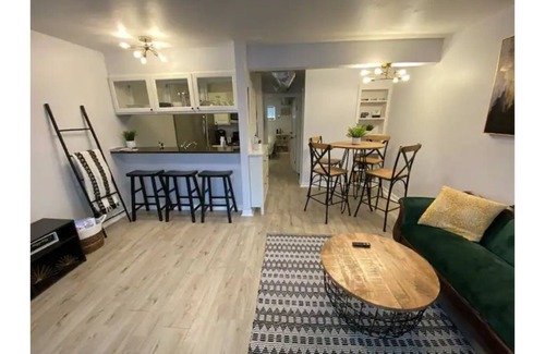 Clarksville Condo | Cozy Downtown Getaway w/Pool