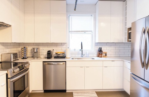 Over-the-Rhine Condo | Cozy Downtown Loft: 2BR condo w/AC, WiFi, Balcony & Free 2-car parking.